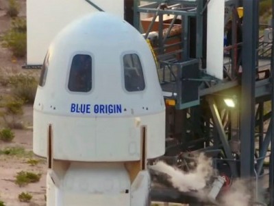 Первый туристический полёт в космос с Blue Origin